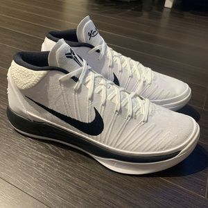 🐍 Nike Kobe AD Men’s size 11.5